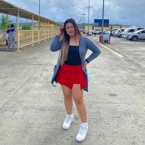 Meet your Posher, Pearl ann